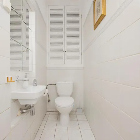 Vintage Apartment Sengera Cichego With 3 Bedrooms By Noclegi Renters Warsaw Exterior photo