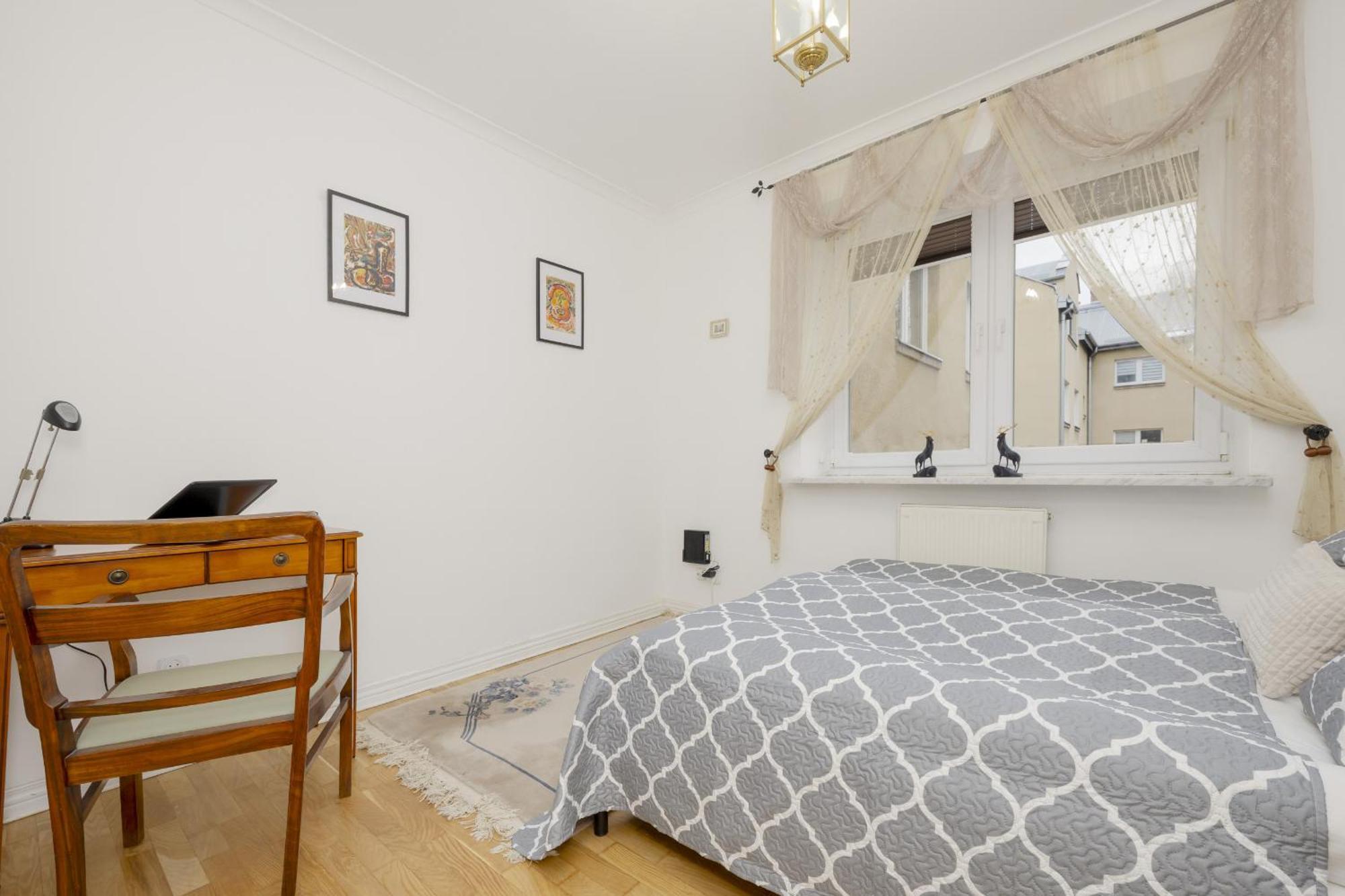 Vintage Sengera Cichego With 3 Bedrooms By Renters Apartment